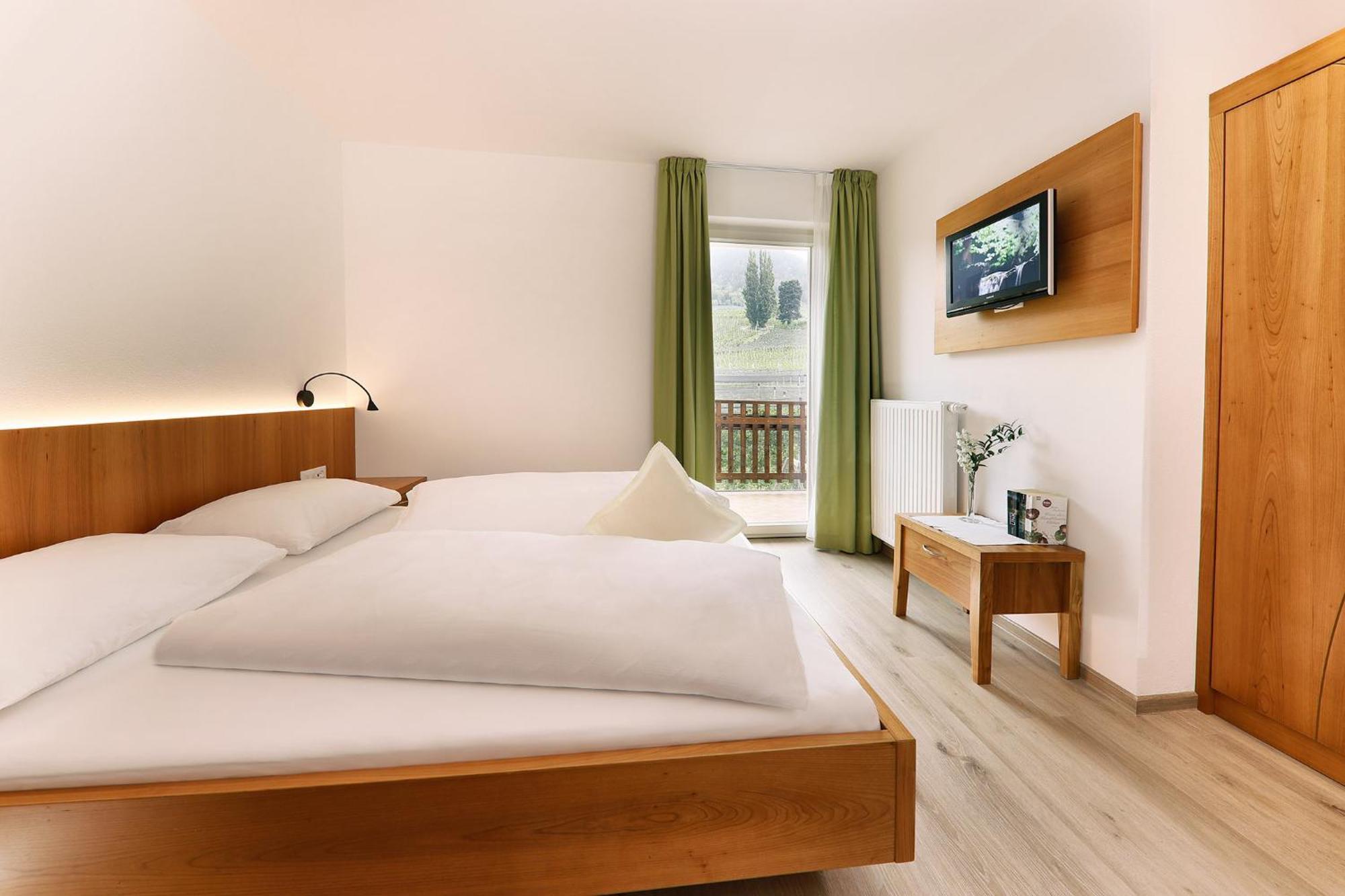 Feldhof Schenna Aparthotel Ngoại thất bức ảnh
